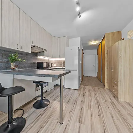 דירה 1-bedroom With Balcony, Rustaveliho - Raca