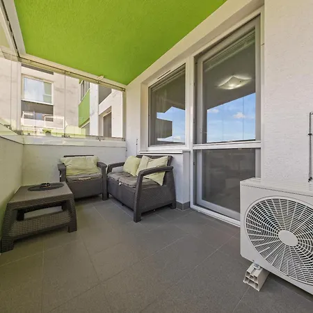 1-bedroom With Balcony, Rustaveliho - Raca * ブラチスラヴァ